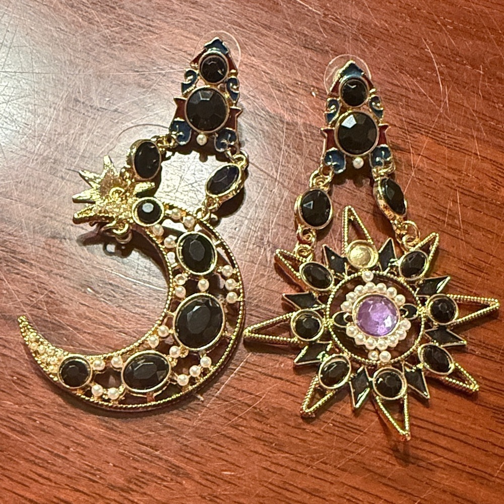 Gold and Black Celestial Earrings - Picture 4 of 4